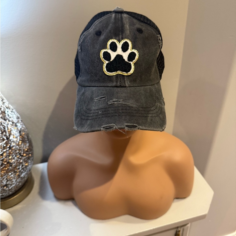 Black Paw Print Women's Cap